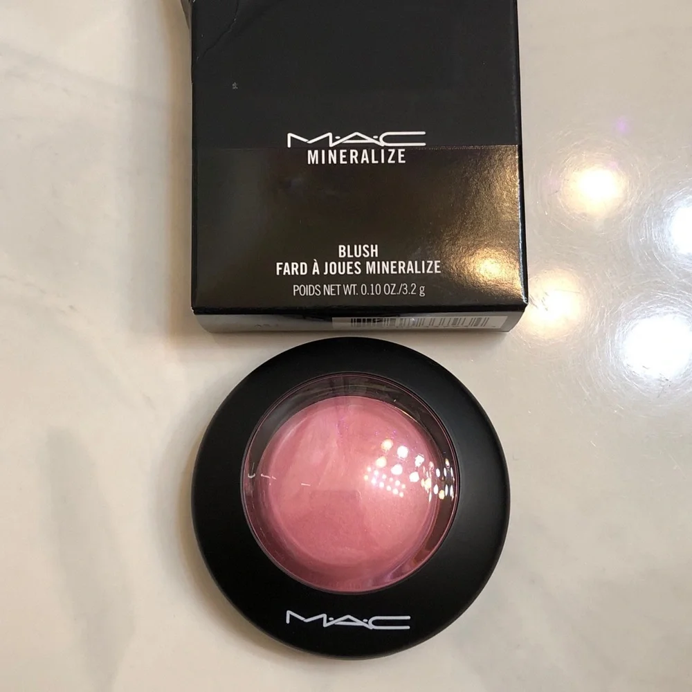 MAC Mineralize Baked Blush Shade Dainty 3.2g Full Size NIB